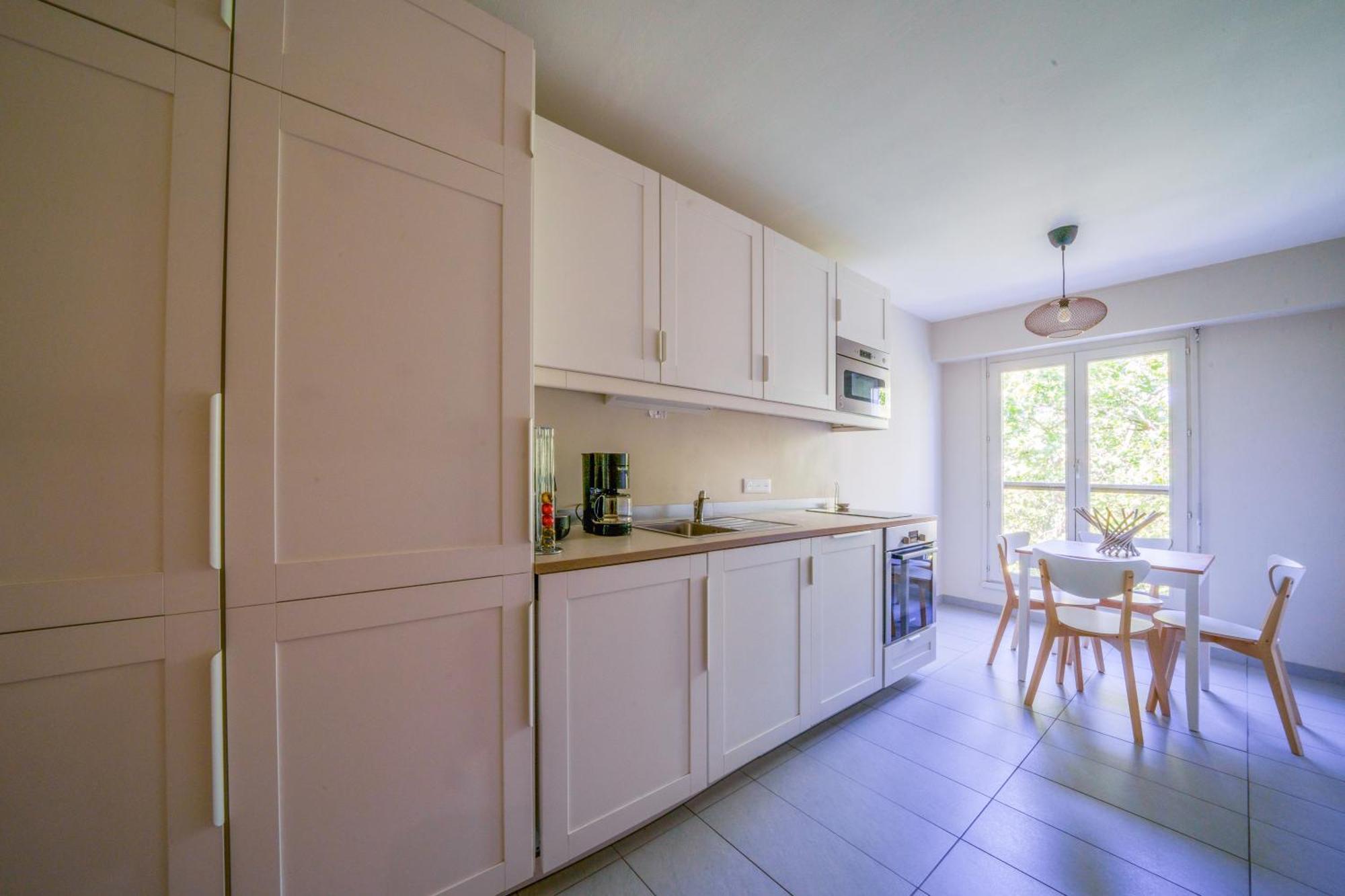 Appartement Tours Centre Avec Parking 4 P エクステリア 写真