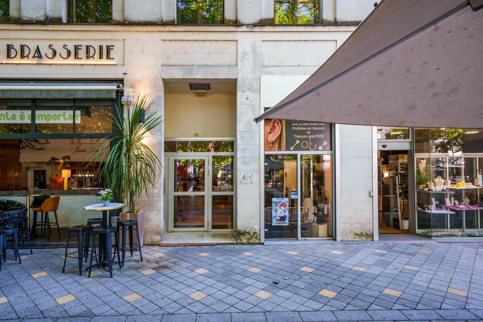 Appartement Tours Centre Avec Parking 4 P エクステリア 写真