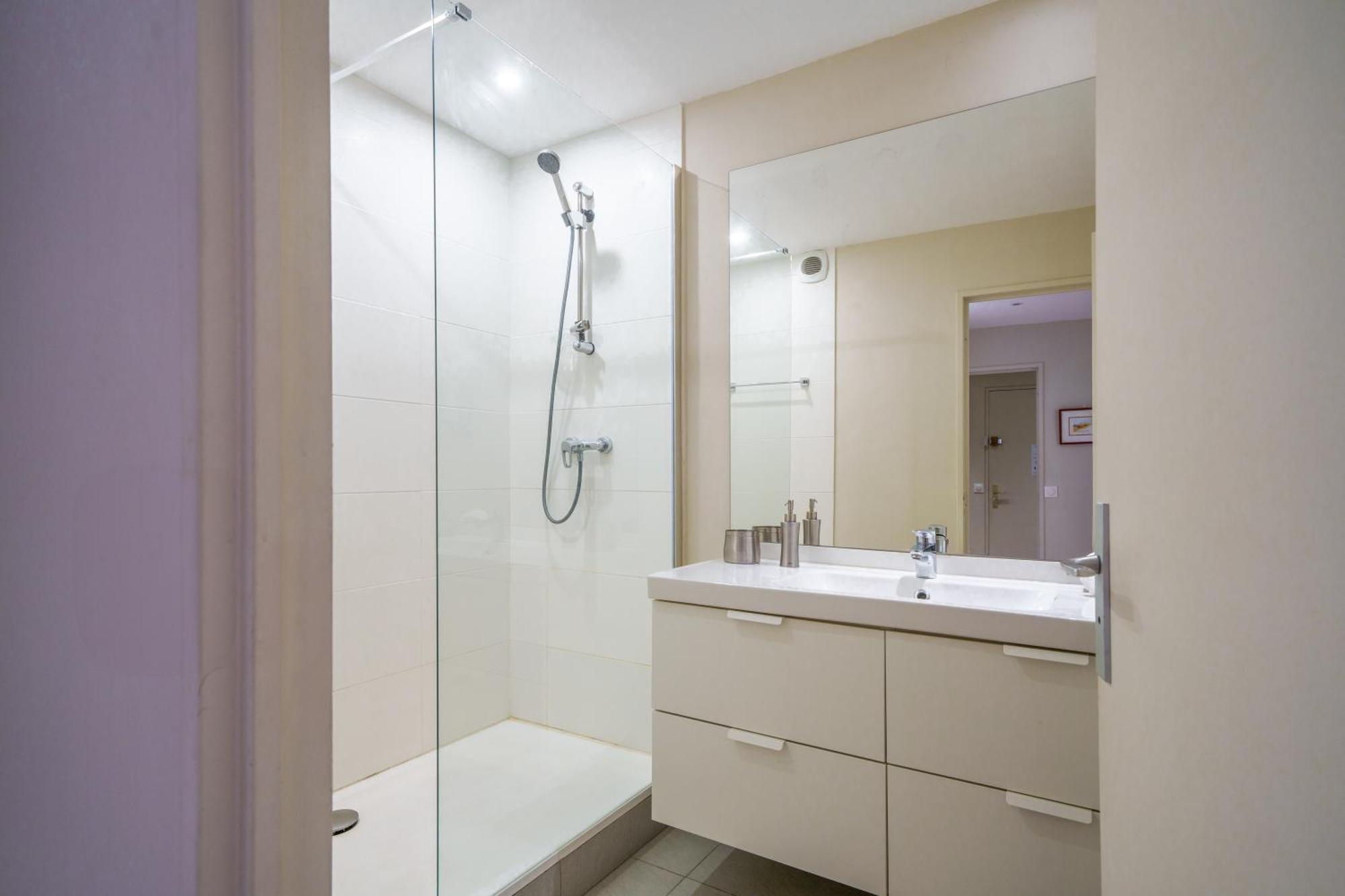 Appartement Tours Centre Avec Parking 4 P エクステリア 写真