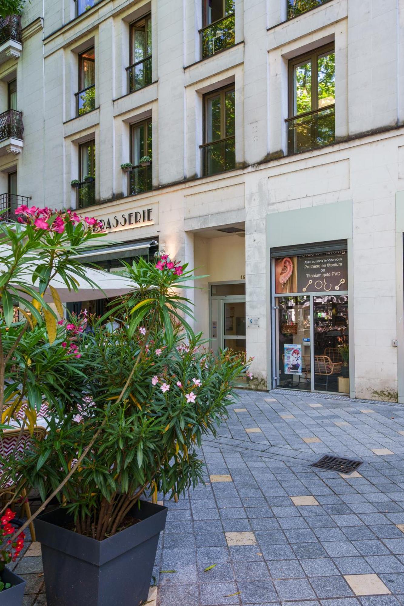 Appartement Tours Centre Avec Parking 4 P エクステリア 写真